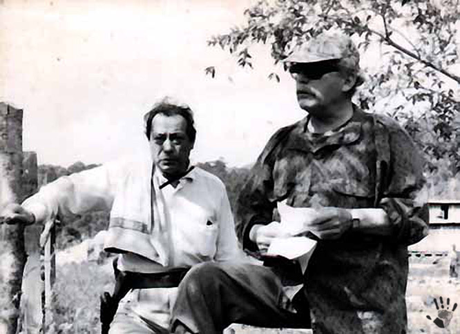 Педро Антонио Марин (исп. Pedro Antonio Marín, 13.05.1930 — 26.03.2008), более известный под псевдонимом Мануэль Маруланда Велес (исп. Manuel Marulanda Vélez) — один из основателей и первый главнокомандующий леворадикального партизанского движения Колумбии — ФАРК
