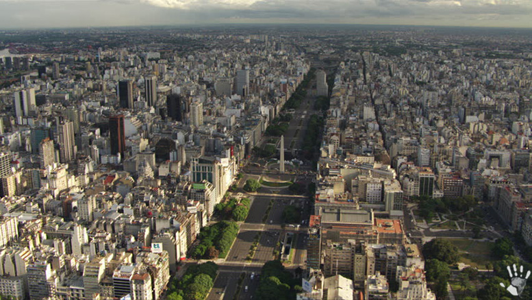 Обелиск Буэнос-Айреса на Авенида 9 июля